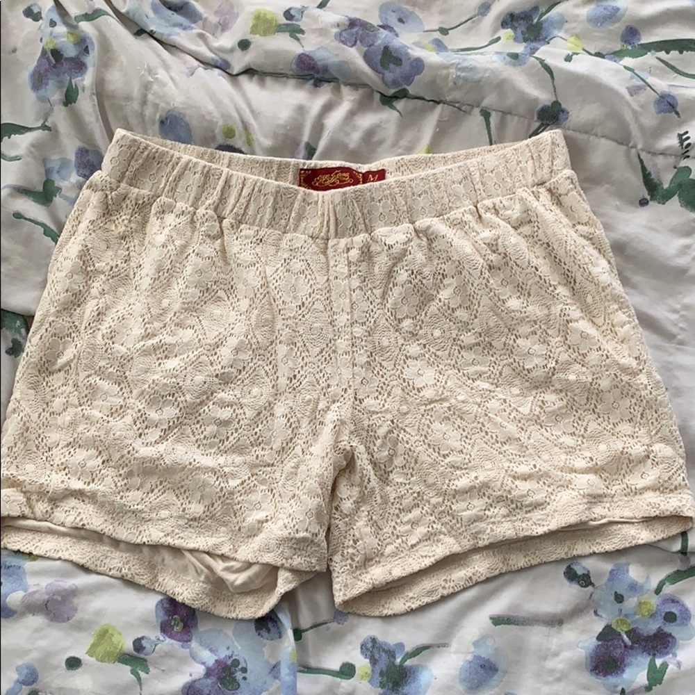 white lace shorts